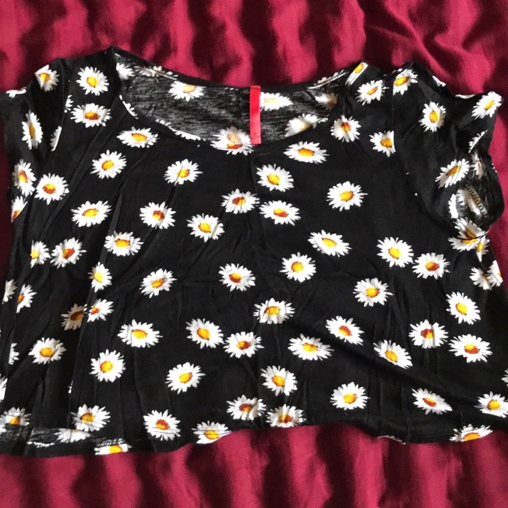 Black floral crop top